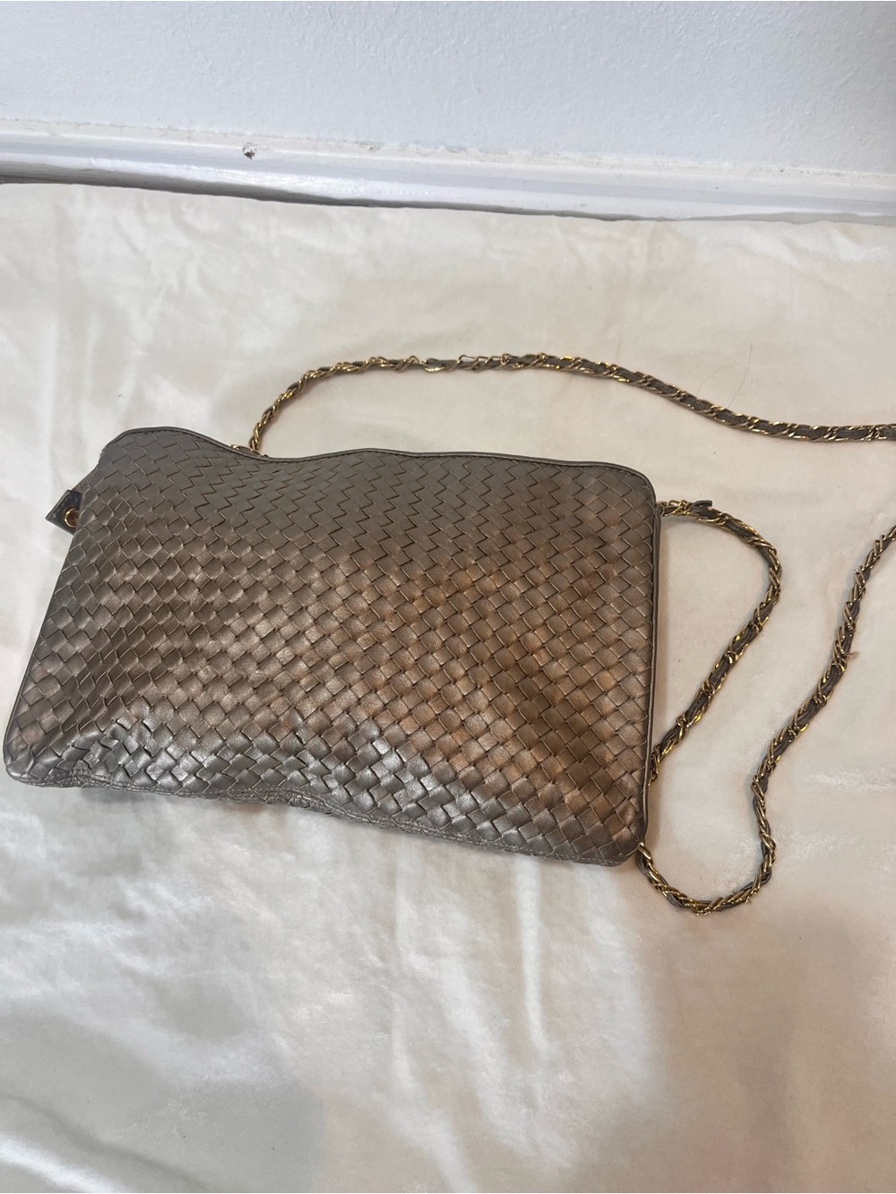 Woven Metallic Crossbody Bag with Chain Strap
